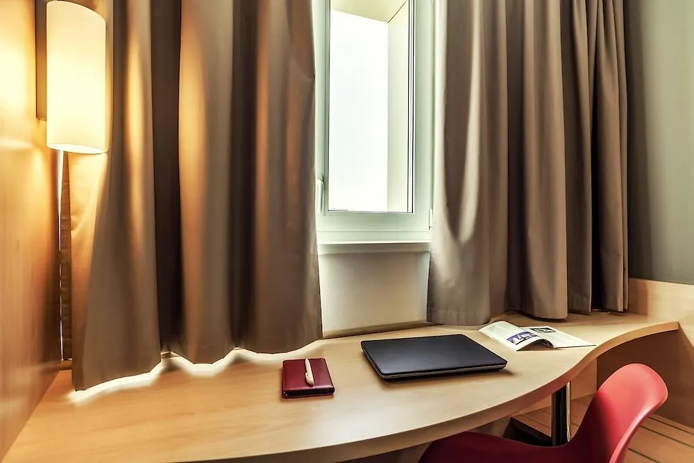 Hotel Ibis Abu Dhabi Gate