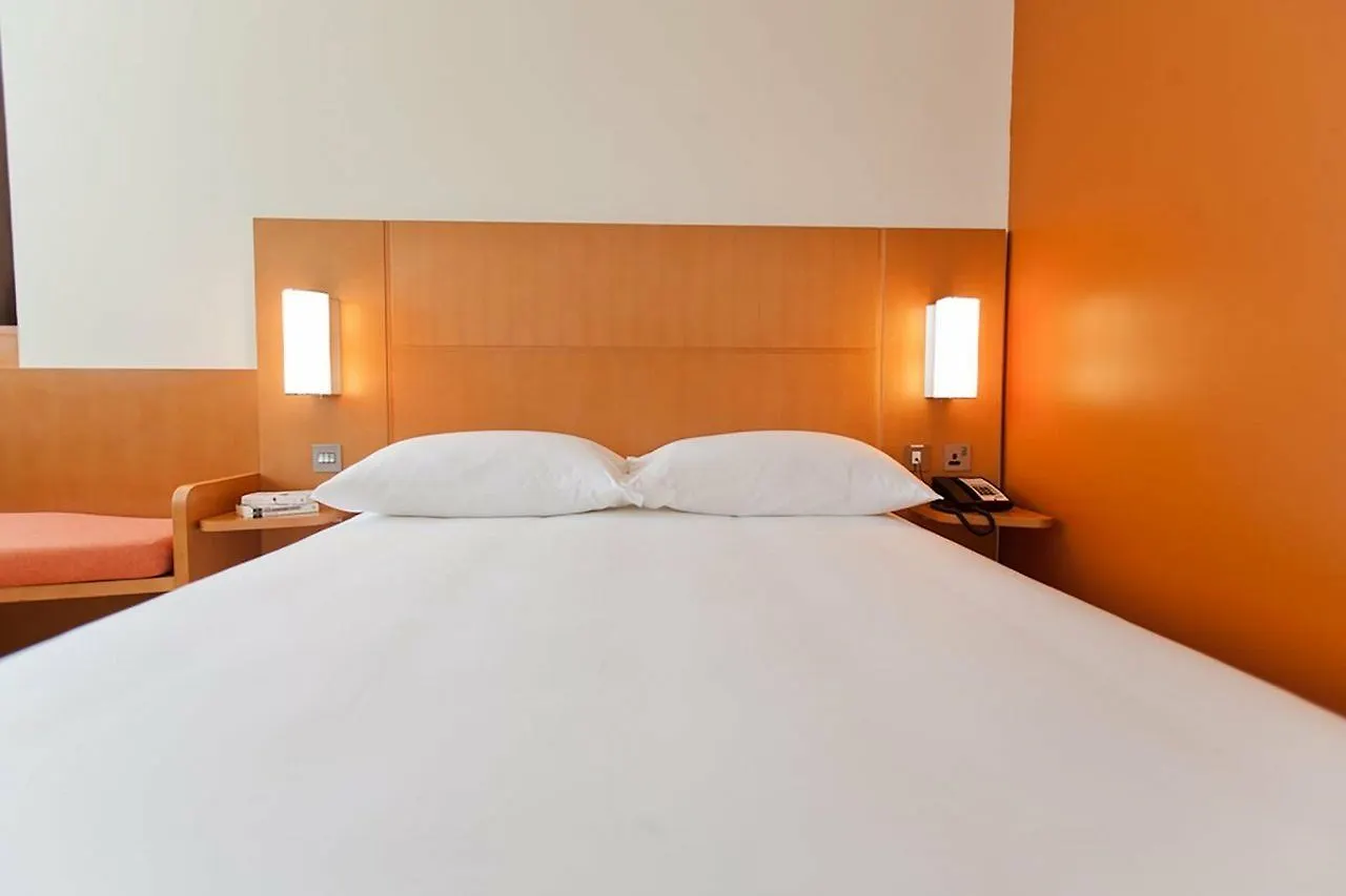 Hotel Ibis Abu Dhabi Gate