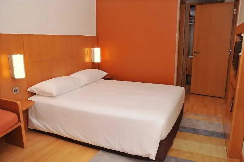 Ibis Abu Dhabi Gate Ξενοδοχείο